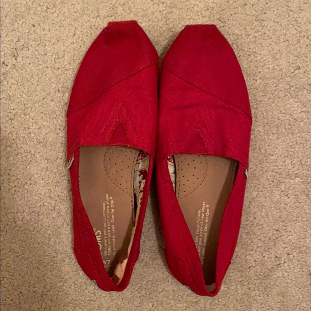 Toms